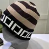 Hela bokstäver Mens Beanies Fashion Women Cashmere Hats Bonnet Designer Beanie Elastic Winter Kaps ull hink för kvinna Casquette