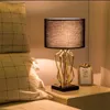 テーブルランプモダンなLEDディーク金メタルランプベッドルームベッドサイドホーム装飾ライトデスクウェディングルーム照明具体