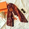 レトロな女性の着色柔らかいシルクプリントロングスカーフショール春と夏のスタイル180-90cmスカーフ