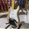 Ålderad St Electric Guitar Alder Body Maple Fingerboard 100% Handgjorda gitarrar av hög kvalitet