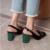 Green Slingbacks Lady Dress Shoes Diseñador de moda Fringe Velvet Tacón grueso Mujer