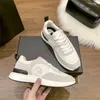 Topowe buty na co dzień 21SS Interlock Suede Lambskin sneaker cnel kobiety fioletowo-szary turkusowy czarny różany różowy fioletowo-zielony luksusowe designerskie trampki damskie trampki