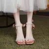 Сандалии роскоши кристалл из бисера высокие каблуки мода жемчужное лук шнурок прозрачный коренастый каблук сандалии женские одежды обувь 220321