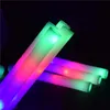 파티 장식 글로우 스틱 대량 24/50/60Pcs LED 폼 Batons Cheer Wands 어두운 결혼식 용품 파티에서 깜박임 효과