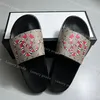 Designer de luxo de alta qualidade Designers chinelos abelhas clássicas de moda slides sandálias homens sapatos de tigre cor de espuma de verão sandálias de verão eur35-46