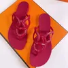 Kvinna Slipper Egerie Sandal Flat Sandals Flip Flop Designer Slides Chain Rubber Black Blue Beach Oran Sandal Fashion Outdoor Flip Flop 35-41 med Box No353