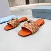 يتخبط Splip Sport Flop للنساء النعال المطرزة الصيفية الصيفية أحذية أحذية نسائية حذاء مريح Slides Sandal 220314