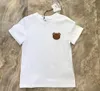 Camisetas de camisetas infantis de novo filho de crianças meninas meninas meninas camisa família combinando mãe filha filho tshirts com bordado de urso 90-130 preto branco vermelho branco