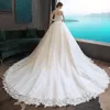 2022 Modest A Line Bröllopsklänningar Sheer Bateau Nec Lace Appliques Back Lace Up Country Style Chic Bridal Gown Custom Made