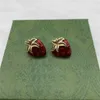 Mignon fraise Double lettre boucles d'oreilles Simple charme femmes goujons tempérament fraise gouttes fête bijoux en gros