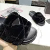 Designers kvinnor tofflor vinter fluffiga bokstäver ull glida päls varma sandaler lyxiga bekväma fuzzy toffel med låda storlek 35-40