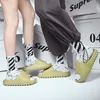 2022 Män Ladies Summer Beach Sandaler Lyxig design Märke Mode Utomhus Inomhus Eva Soft Sole Tofflor Zigzag Non-Slip Sneakers 326