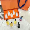 탑 판매 여성 향수 30ML 4PCS 세트 로즈 키트 정장 여성 화장실 소녀 건강 미용 지속 향수 스프레이 오 드 퍼퓸 향 향기 상자 빠른 배송