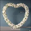 Disposizione in fila di fiori a forma di cuore Sfondo di matrimonio Arco Set Puntelli da palcoscenico per feste Stand decorativo Consegna a domicilio 2021 Decorazione Forniture per eventi