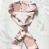 22ss 4style 1208cm Foulard en soie de créateur Lettres Imprimer Foulards en soie florale Bandeau pour femmes Mode Sac à long manche Foulards Paris1804151