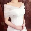 Elegancki dekolt Bateau Wedding Małże ślubne kurtka szal seksowna z tiulu ramion koronkowe akcesoria ślubne
