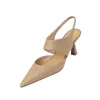 Nya franska enkla sandaler Kvinnor 2022 Spring Giant Show Thin Temperament Stiletto Women's Shoes Personlighet Fashion High Heels G220527