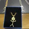 Roestvrijstalen sleutelbeen schattige kazuha goth vriendinnen grappige personage doodle man ketting kpop choker origineel zilveren meisje cadeau