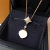 Designer Pendant Necklace Shells Flower Womens Classic Pendant Necklaces S925 Silver Material Jewelry Gift Package 125mld