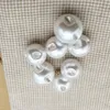 Bouton lettre en métal perle blanche pour chemise pull manteau perle ronde bricolage boutons de couture de haute qualité