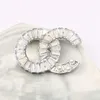 19style Classic Brand Designer Letters Brooch Women Geometric Crystal Rhinestone Pearl Broochs Fashion Simple Small Sweet Wind Lad284A