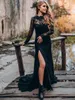 Czarna Gothic Suknia ślubna Side Split Sexy Backless Lace Boho Suknie ślubne Vintage Długim Rękawem Kraj Robe De Mariee Sweep Pociąg Vestido