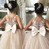 Robes De Filles De Fleur Pour Les Mariages Plume Une Épaule Sans Manches Volants À Volants Robe De Bal Anniversaire Enfants Fille Pageant Robes Etage Longueur Tulle