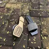 Rhinestone de la marque Fashion incrustée de pantoufles plates pour les femmes brillant les orteils Quare Out orteils sandales extérieures sans glissement de cuir PU en cuir 220711