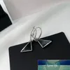 Neue, modische, einfache geometrische Eisenplatten-Metall-Ohrringe mit umgekehrtem Dreieckslogo und beliebtem europäischem und amerikanischem Design
