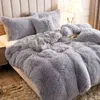 3pcs/set moderne luxuriöse flauschige Kunstpelz -Bettdecke mit Kissenbezug mit Kissenbezug, die gemütliche, lange Plüsch -Winter -Bettwäsche kein Blatt