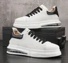 Men Air Classic Cushion Casual Sneakers Sneakers Brindable Top Designer Aumente os sapatos de salto plano Lace Up Pa B
