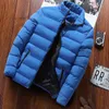 Herrarna Down Men's Parkas Autumn Winter Fashionable Jacket Coat Man dragkedja varm f￶rpackningsbar ljus toppkvalitet erkek mont