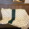 Высокоразмерные фланелевые дизайнерские одеяла мягкая плюшевая шаль автомобиль домашний диван диван офис.