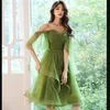 Abiti da laurea corti Ruffles Verde smeraldo vestidos de cocktail sukienki homecoming sukienki koktajlowe