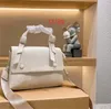 夏の女性の財布とハンドバッグ2022新しいファッションカジュアルな小さな正方形のバッグ高品質のユニークなデザイナーショルダーメッセンジャーバッグH0379