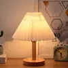 Geplooide tafellamp Noordige ins -stijl slaapkamer bedkamer bed lamp decoratie nacht licht net rode sfeer moderne vaste houten tafellamp H220423