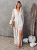 夏の女性服レースドレス長袖VネックホロービーチドレスVネック刺繍ホワイトマキシドレスCX220331