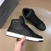 Märke triangel-logo tränare vinter mode renylon män casual skor lägenheter designer hög topp sneaker äkta läder svart vit snörning tränare 38-46box