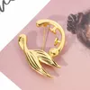 Stift broscher japanska anime roman violet evergarden märke knappar brosch guld färg cosplay prop denim skjorta fans prydnad dailypins