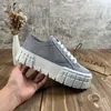 Dubbelhjul Nylon Gabardine Sneakers Dsigner Triangle Logo Canvas Fritidsskor Dam Sneaker Trainers Trippel Tjockbottnad Låg Sko Toppkvalitet Storlek 35-42