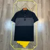 Polos Men Polos Mens Polos Designer de Mangas curtas Casual Retro Brand Tops clássicos Bordado de bolso clássico Half zipper Arm plackge invertido vep4