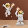 테이블 램프 우주 정거장 우주 비행사 램프 어린이 방 창조적 인 LED 데스크 라이트 베이비 카트 룸 침실 예술 장식 수지 R337D269W