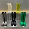 2022 Högversion Designer Boots Jelly Color Black Knee Boot Trend med vågiga bottenlinjer för att öka andningsbara fårskinns fotkuddar gåva