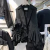 Женские жилеты весенняя верхняя одежда слои с оборками дизайн модные модные модные черные жилеты Blazer Женщины с рюшами.