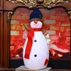 Рождественские украшения снеговик установлен окна