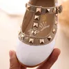 2022 New KIDS Spring Girls Marca per scarpe da bambino Stud Single Shoes Bambini Nude Sandalo Toddler Princess Flats Party Dance Shoe G220415