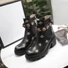 Moda-Nakış Artışı Yüksek kadının Deri Ayakkabı Dantel Up Şerit Kemer Toka Ayak Bileği Boot Fabrika Doğrudan Kadın Kaba Topuk Kadın Boot