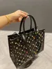 TZ Damen Luxus -Taschen Designer -Marke auf dem farbenfrohen Druckmuster Einkaufstaschen Mode -Tasche Freizeitumhängentasche Praktische Kapazität Handtasche 35 cm