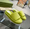 2023 NUEVAS zapatillas de mujer de tacón alto con forma plana de lujo con letras GGity gruesas con zapatos deslizantes
