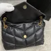 Pele de ovelha macia feminina Loulou Puffer Bolsa de mão de couro genuíno Ombro Bolsa transversal Clássica Bolsa de envelope Cadeia Cruz Bolsas de grife Bolsa de grife